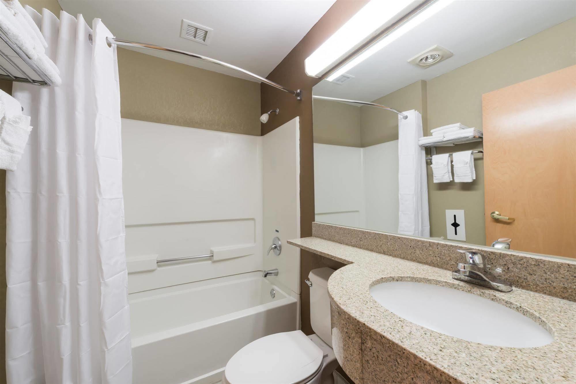Microtel & By Wyndham 2* West Chester